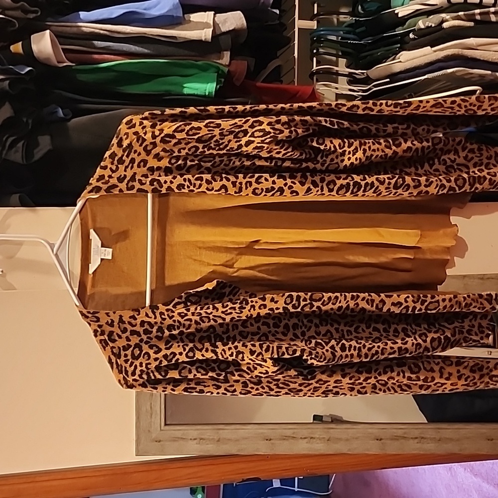 Long sleeve cheetah print cardigan